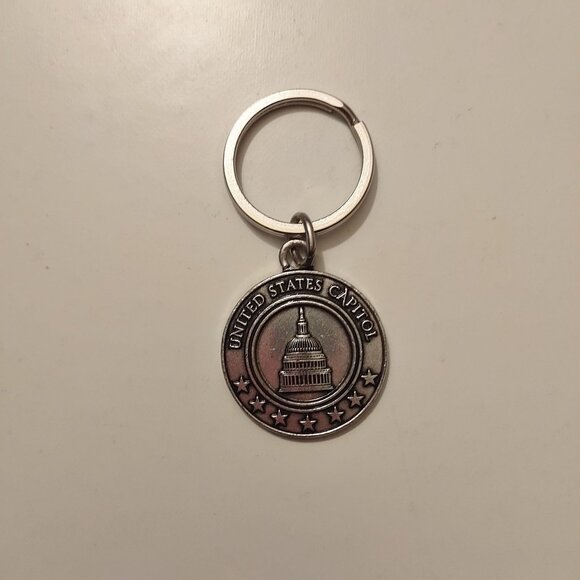 Silver-Plated United States Capitol Keychain By Bates & Klinke-NEW - Picture 3 of 4